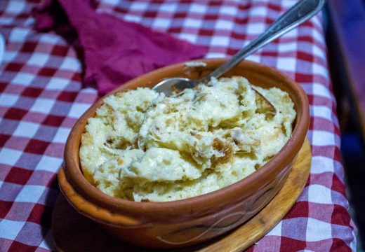 Ne bacajte stari hljeb,od njega možete spremiti stari tradicionalan doručak: Popara