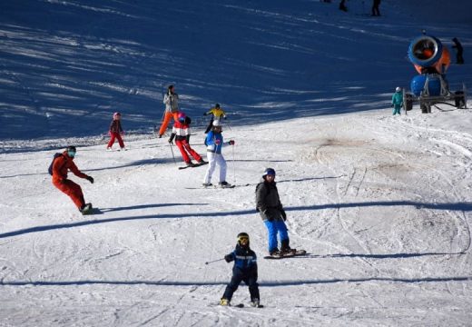 Koliko novca je potrebno četveročlanoj obitelji za jedan dan na skijanju na planinama u BiH?
