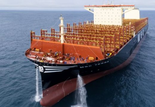 Isporučen najveći kontejnerski brod na svijetu, paluba veličine četiri fudbalska terena