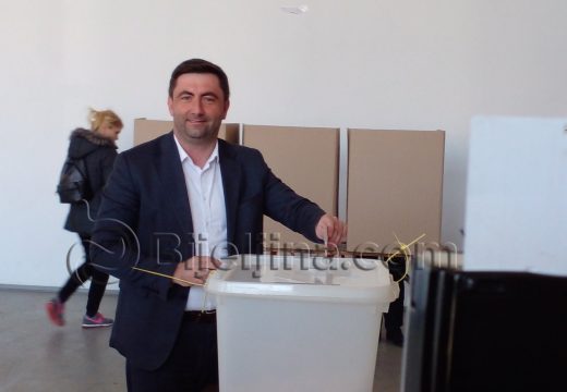 Petrović “preživio” opoziv, SDS traži raspuštanje Skupštine