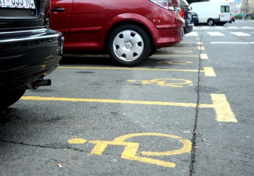 Kazna 200 KM za onog ko se parkira na mjesto za lica s invaliditetom