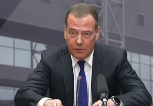 Medvedev poručio: Ako Njemačka uhapsi Putina, to će značiti objavu rata Rusiji