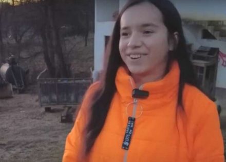 Emina ima samo 16 godina, a gaji bikove i ide na koridu (Video)