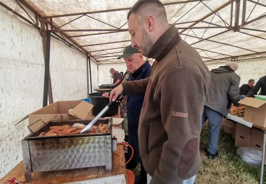 Članovi SRU “Riba” Bijeljina tradicionalno pripremaju posne obroke za korisnike Narodne kuhinje (Foto)