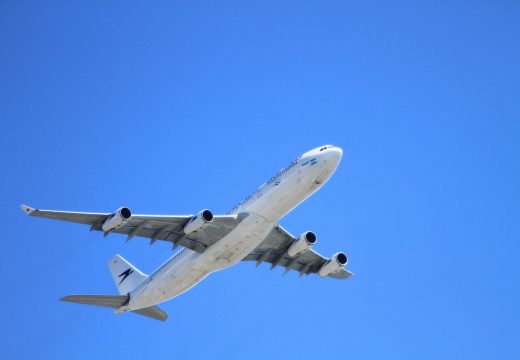 Avion bio iznad BiH, preusmjeren u Zagreb zbog hitne situacije
