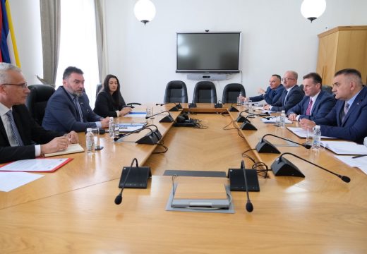 Održan sastanak Minića i Košarca: Razgovarano o aktuelnim temama iz oblasti poljoprivrede