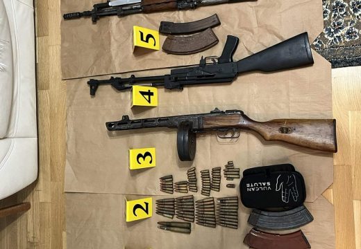 Hapšenje u Bijeljini: Pronađen puškomitraljez i automatske puške