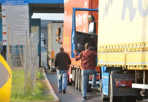 Vapaj poljoprivrednika iz Srpske uoči početka sezone: Voće i povrće u kamionima ne smije čekati