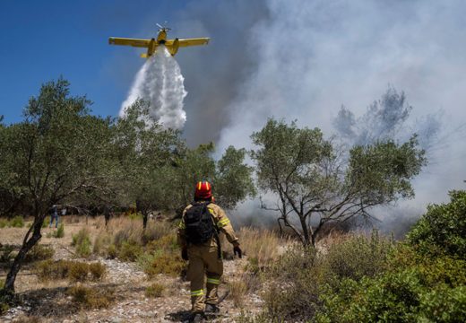 Grčka: Srušio se avion za gašenje šumskih požara, u njemu bila dva pilota