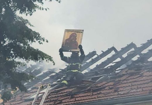 U Rumi izgorjela kuća, ali ikona je ostala netaknuta  (VIDEO)