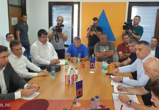 Minić, Novitović i Kostrešević u Bijeljini nakon proglašenja vanredne situacije