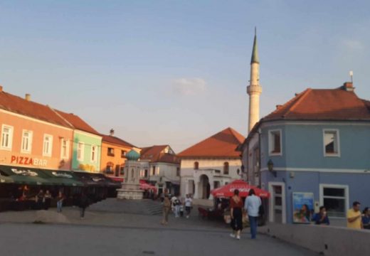 Gost iz Srbije nije platio parking u Tuzli: Umjesto “kandži” dočekala ga poruka (Foto)