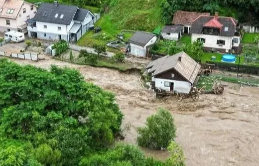 Ponedjeljak u Sloveniji slobodan dan svima kako bi pomogli u sanaciji štete