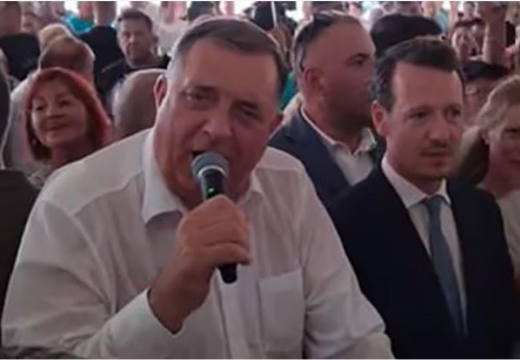 Dodik zapjevao pod šatorom na Manjači (Video)