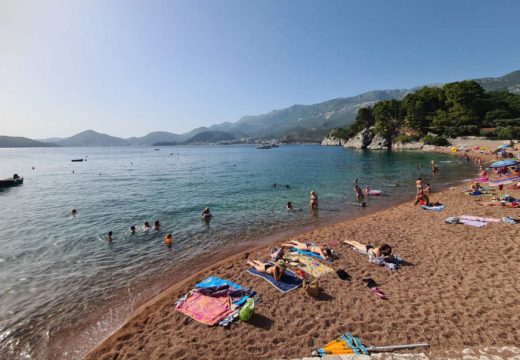 Kupanje na ovom mjestu je muškarcima zabranjeno iz jednog razloga (Video)