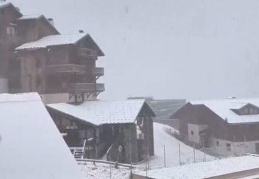 Snijeg zabijelio Alpe (Video)