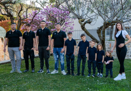 Vesna i Slobodan imaju osam sinova, a sad će dobiti i kćerku (Foto)