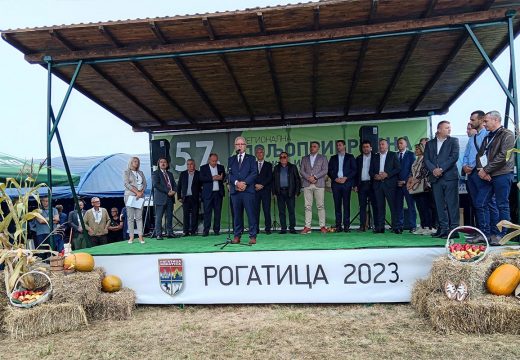 Minić otvorio Regionalnu poljoprivrednu izložbu i sajam u Rogatici