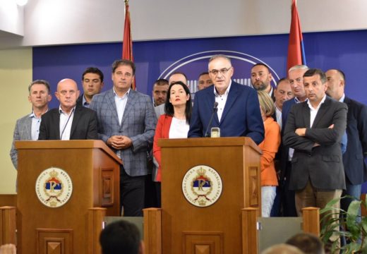 Opozicija najavljuje parlament na otvorenom: “Nije Milorad Republika Srpska”