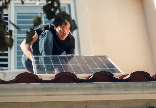 Usvojen Pravilnik o kupcima: Pala i zadnja prepreka za postavljanje solarnih panela na kućama