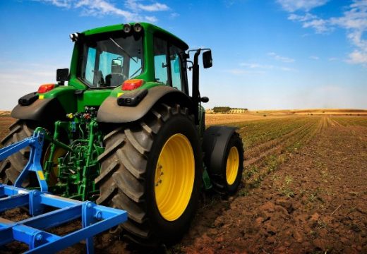 Minić: Ove godine nabavljeno više od 700 traktora