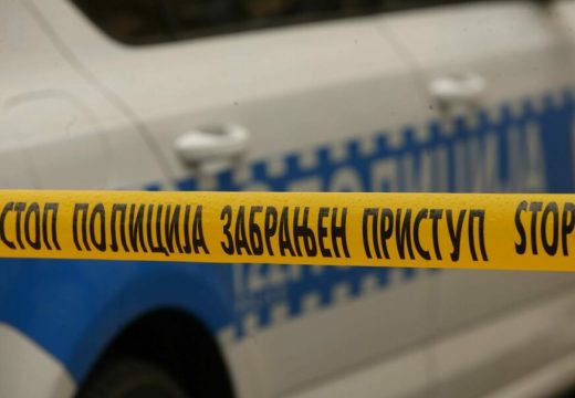 U slijetanju automobila povrijeđene dvije osobe, među njima direktor KPZ Foča
