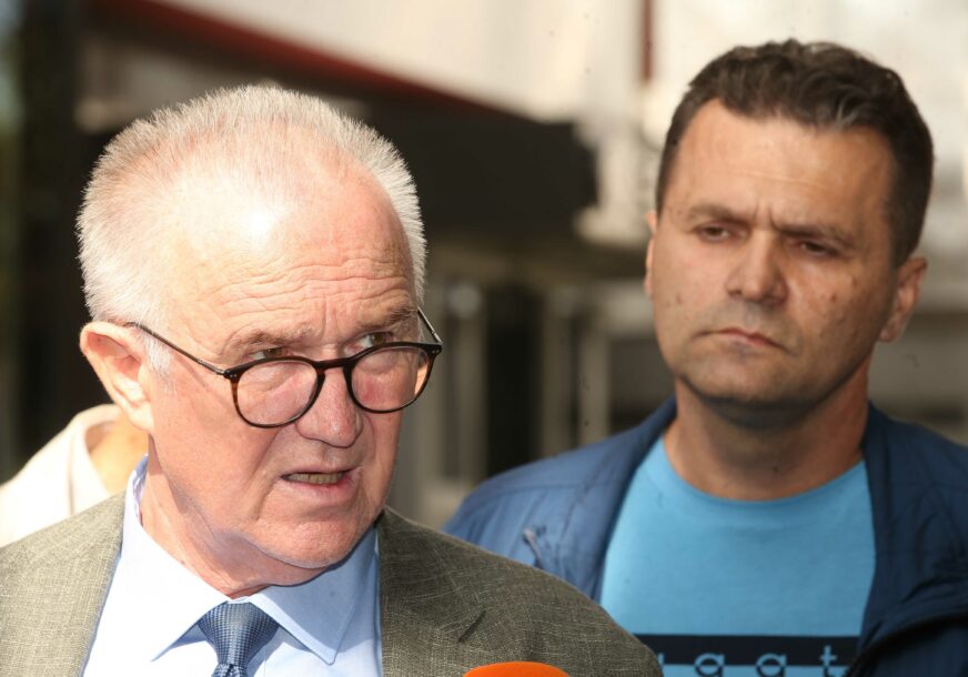__avi___istakao_da_je_zahvaljuju__i_po__rtvovanosti_radnika_elektrokrajine_i_vatrogasaca_sprije__eno___irenje_vatre64.jpeg