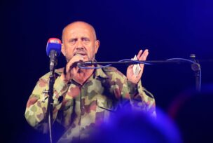 don__i___na_protestu___estoko_prozvao_vlast__ali_i_opozicione_lidere__foto__video_15.jpeg