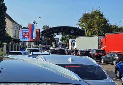 Pojačan saobraćaj na nekoliko graničnih prelaza