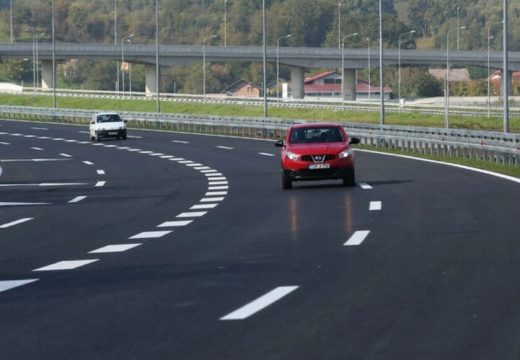 Jutarnja magla smanjuje vidljivost, u usjecima mogući odroni