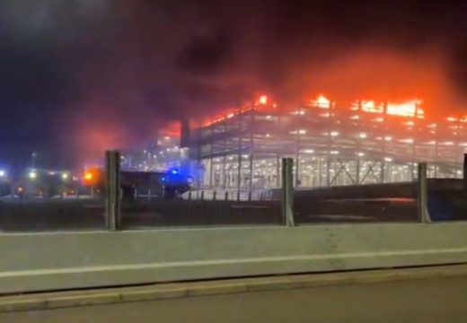 Požar na britanskom aerodromu Luton