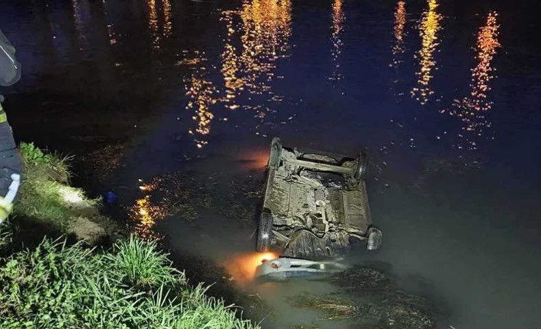 policija_na_terenu__jedna_osoba_izgubila___ivot_prilikom_slijetanja_vozilom_u_vrbas96.jpeg