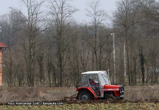 Bursać: Razgovara se o pružanju pomoći za jesenju sjetvu