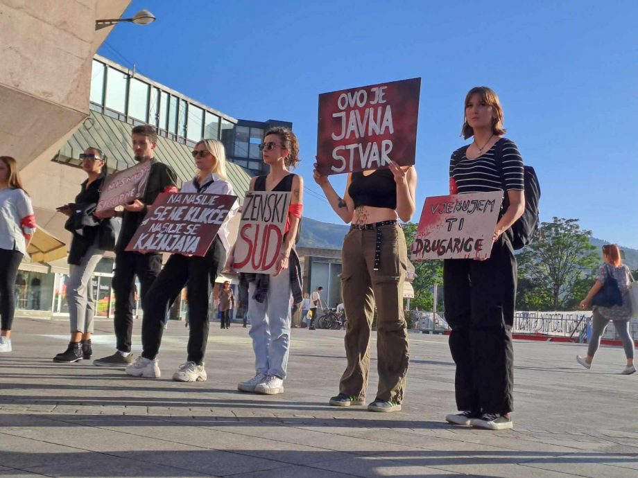 protest_protiv_femicida_u_11_gradova_bih__foto__video_48.jpeg