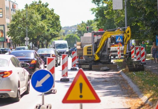 Izmijenjen režim u odvijanju saobraćaja na dionicama na kojima se izvode radovi