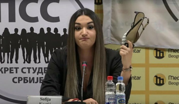 studentica_iz_srbije_postala_tema_ismijavanja_jer_je_na_konferenciji_skinula___tiklu17.jpeg