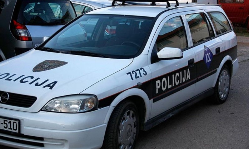 u__enika_prevarila_djevojka__on_upao_sa_pi__toljem_u___kolu189.jpeg