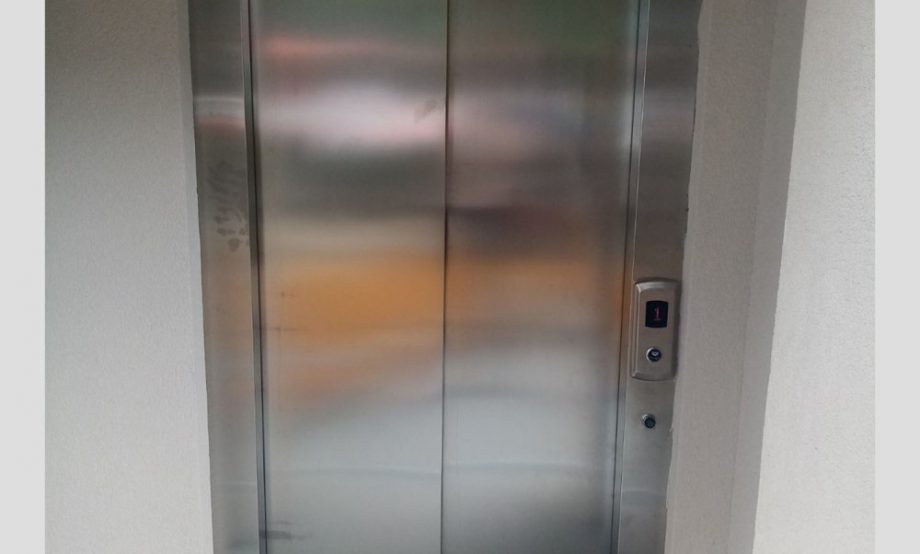 za_dlaku_izbjegli_smrt__otka__io_se_lift__povrije__eni_otac_i_sin62.jpeg