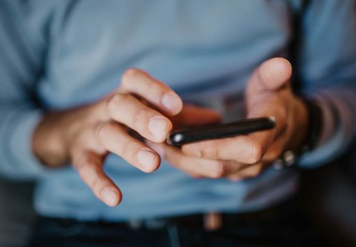 Zamolio telefon za poziv, pa sebi dopunio račun sa 100 KM