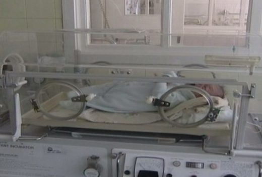 Zamijeniće opremu staru više od trideset godina: Stacionarni inkubatori i topli sto stigli u Doboj