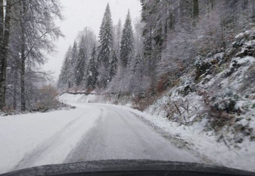 Vozači oprez: Poledica, mokro i klizavo