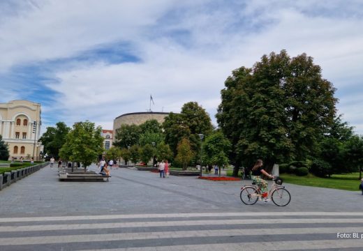 Ponesite kišobrane: Sutra pretežno oblačno sa kišom i pljuskovima