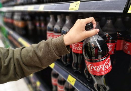 Preokret u slučaju trovanja: Coca Cola se vraća na police trgovinskih lanaca