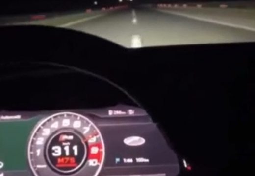 Želja za dokazivanjem: Audijem divljao po putu preko 300 km/h (Video)