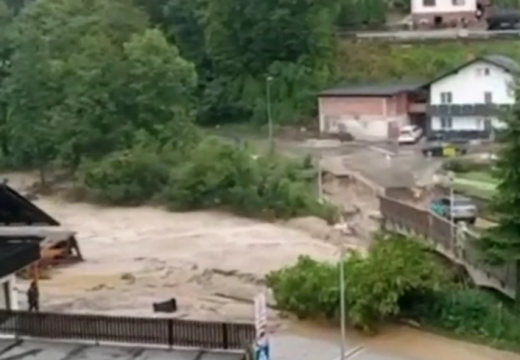 SLOVENIJI PRIJETI EKOLOŠKA KATASTROFA:  Rijeka Sava nabujala u Kranju, raste opasnost od izlivanja kanalizacije