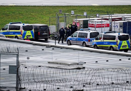 Okončana talačka kriza u Hamburgu: Naoružani otmičar držao kćerku na aerodromu