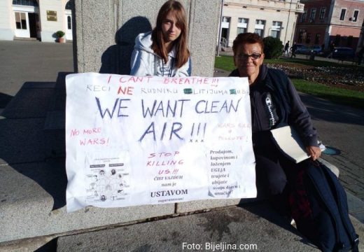 Javni protest male Milice:  Gušimo se tokom zime