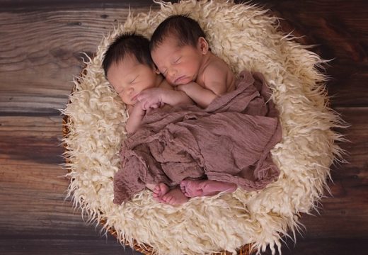 U Bijeljini rođene dvije djevojčice: Proteklog dana 26 novorođenčadi u porodilištima Srpske