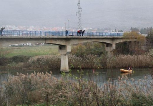 Opasnost za kupače: Demineri iz Trebišnjice izronili tromblon i nekoliko ručnih bombi (Foto)