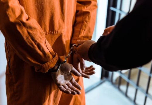 Pokušaj trostrukog ubistva: Muškarcu koji je izbo 3 mladića na Savskom keju određen pritvor